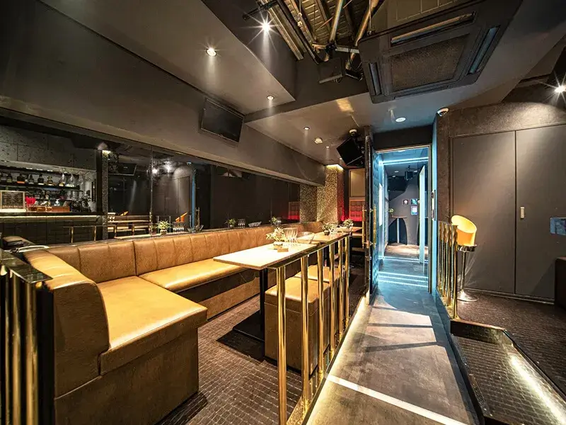 渋谷 クラブ BRAND SHIBUYA - ブランド渋谷 - ソファ席も広々利用可能