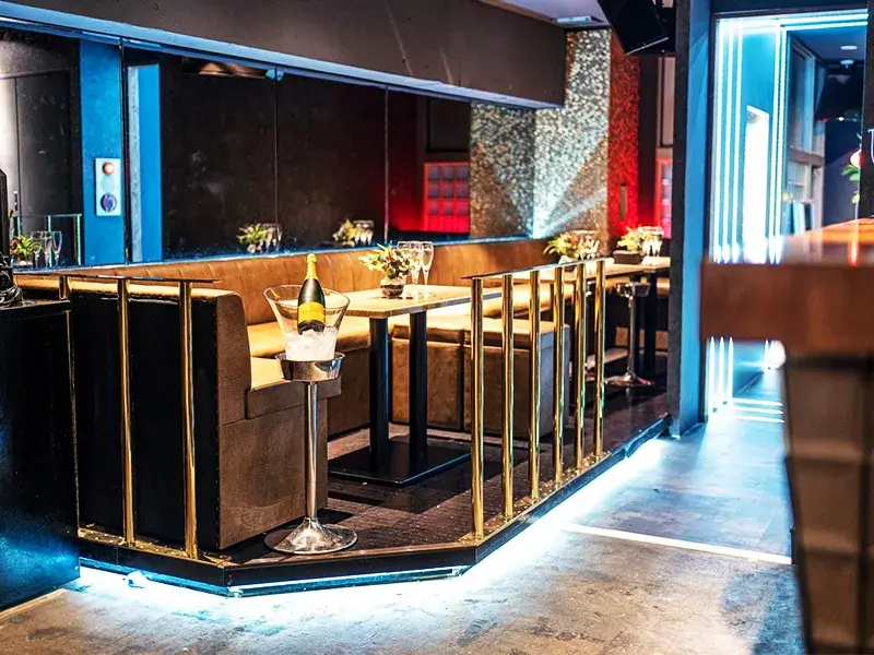 渋谷 クラブ BRAND SHIBUYA - ブランド渋谷 - ライトアップされたVIPエリア